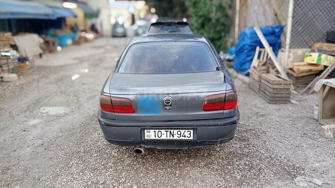 Opel Omega-2