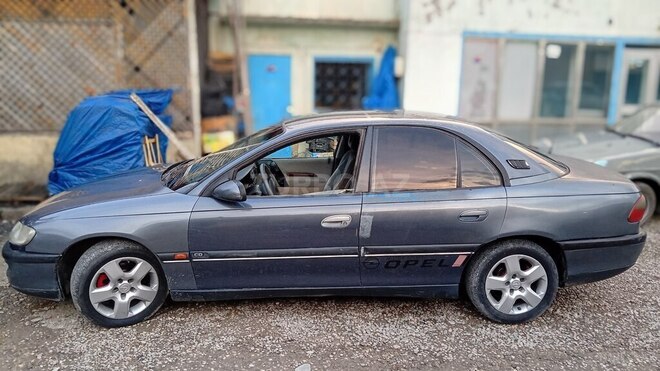 Opel Omega-5