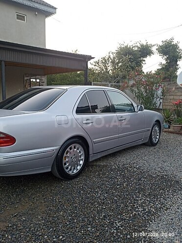 Mercedes E 220-6