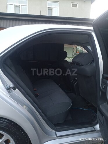 Mercedes E 220-10