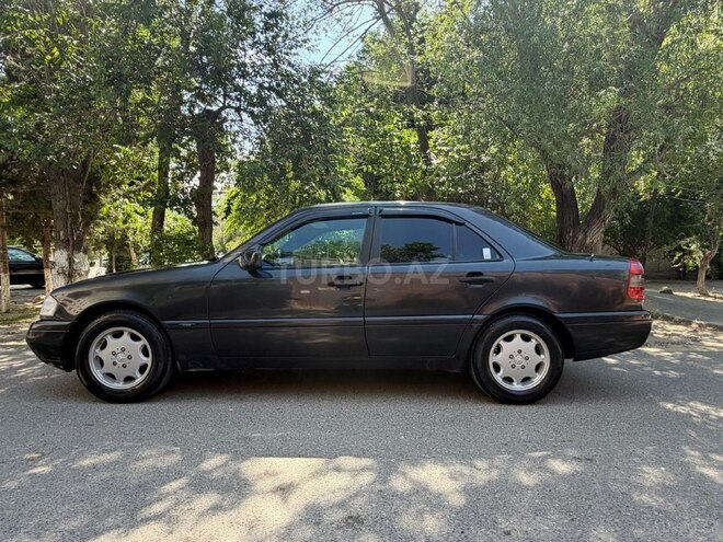 Mercedes C 180-7