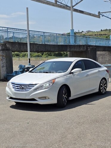 Hyundai Sonata-2