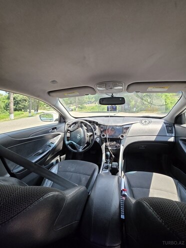 Hyundai Sonata-6