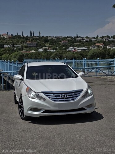 Hyundai Sonata-1