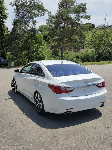 Hyundai Sonata-4