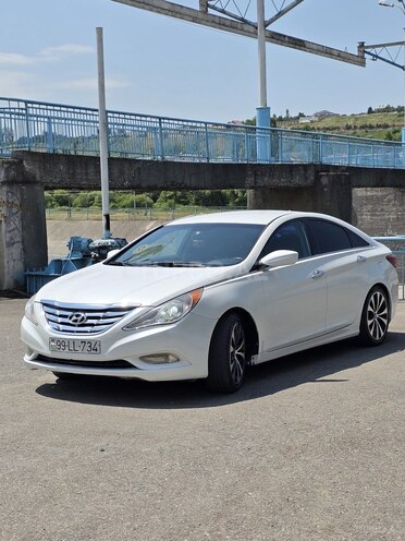 Hyundai Sonata-5