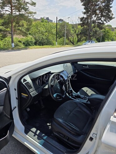 Hyundai Sonata-8