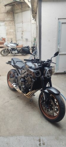 Honda CBR650R-3