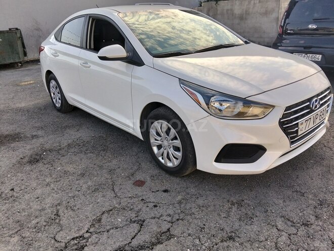 Hyundai Accent-4