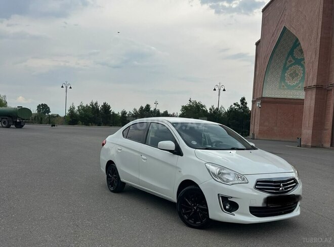 Mitsubishi Attrage-2