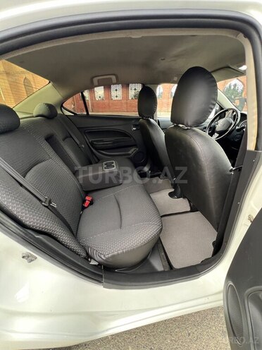Mitsubishi Attrage-7