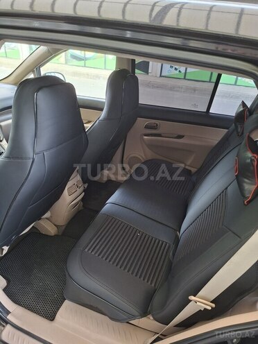 Kia Carens-9