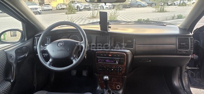 Opel Vectra-12