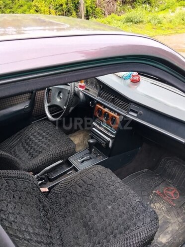 Mercedes 190-4