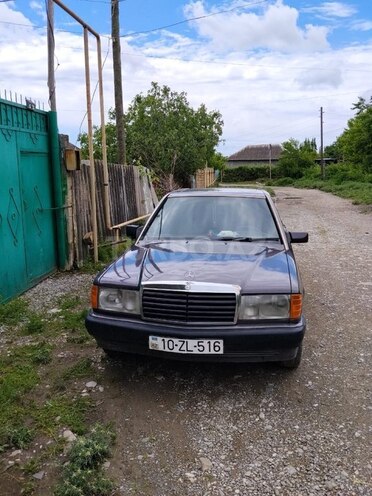 Mercedes 190-1