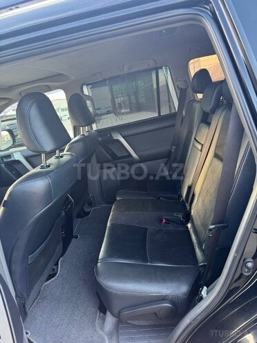 Toyota Land Cruiser Prado-4