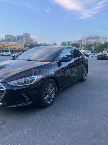 Hyundai Elantra-3