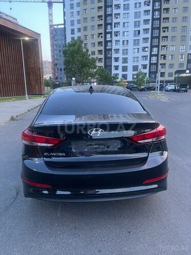 Hyundai Elantra-4