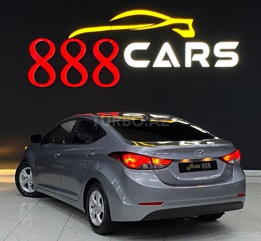 Hyundai Elantra-8