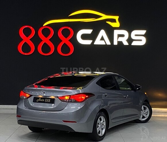 Hyundai Elantra-4