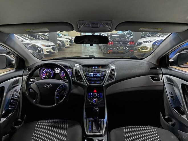 Hyundai Elantra-9