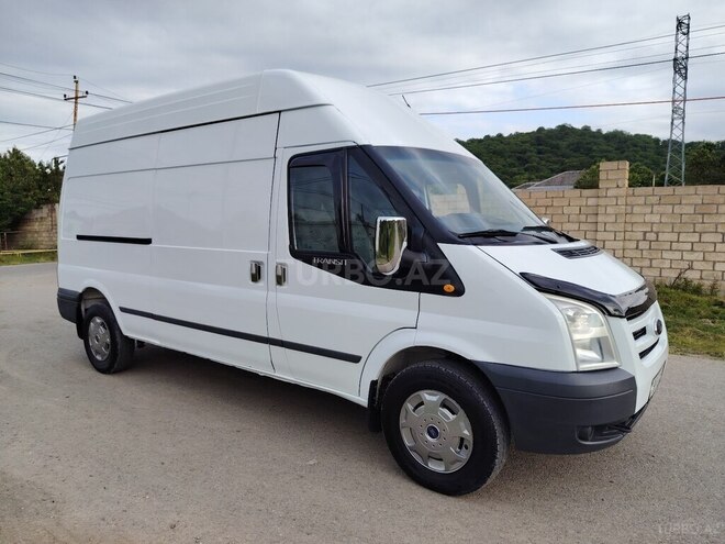 Ford Transit-3