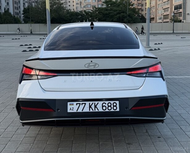 Hyundai Elantra-8