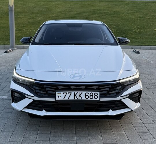 Hyundai Elantra-1