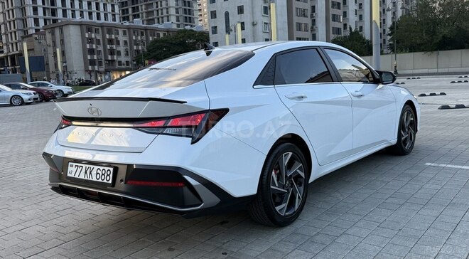 Hyundai Elantra-6