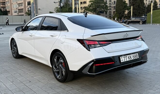 Hyundai Elantra-7