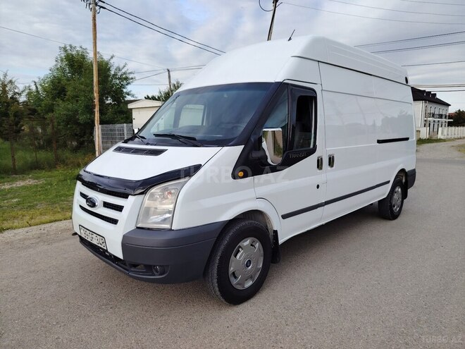 Ford Transit-5