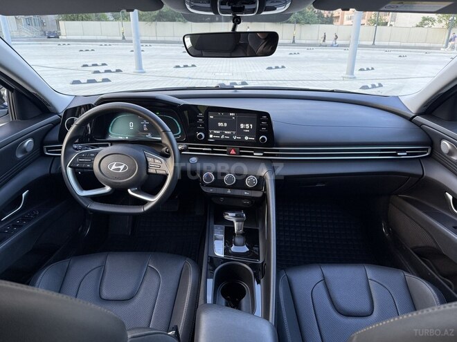 Hyundai Elantra-10