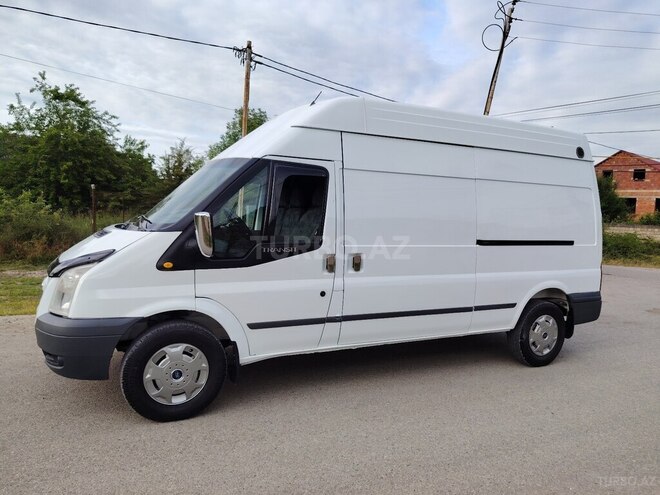 Ford Transit-6