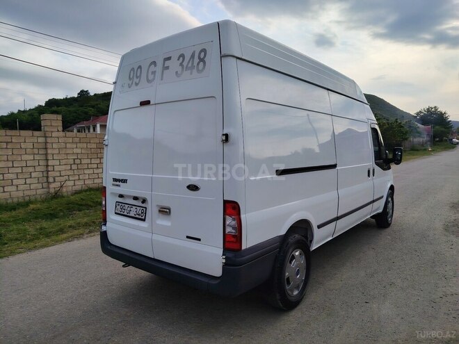 Ford Transit-11