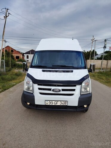 Ford Transit-14