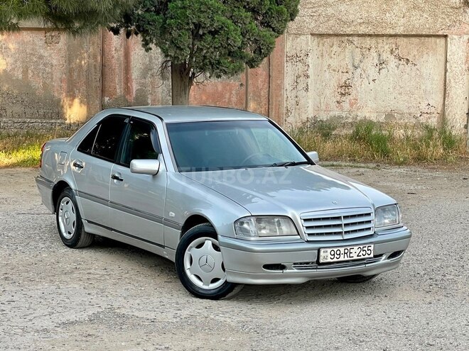 Mercedes C 220-12