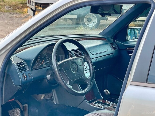 Mercedes C 220-17
