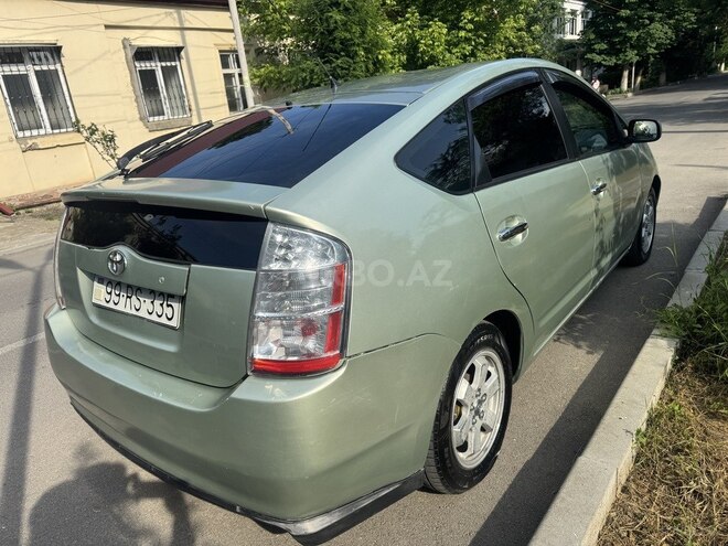Toyota Prius-2