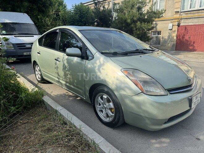 Toyota Prius-5