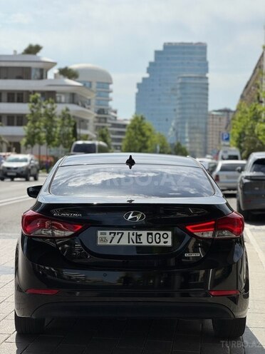 Hyundai Elantra-5