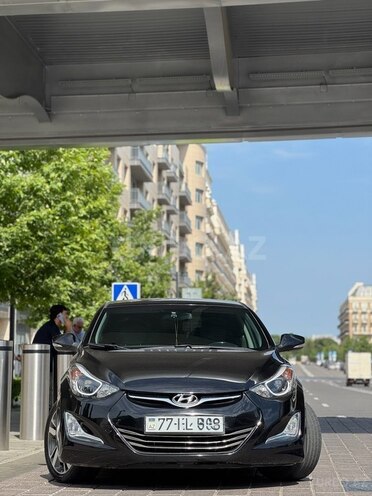 Hyundai Elantra-2