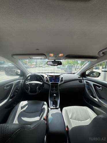 Hyundai Elantra-7