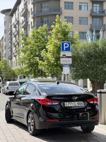 Hyundai Elantra-4
