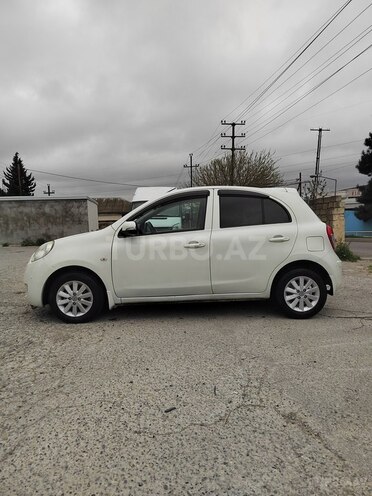 Nissan March-3