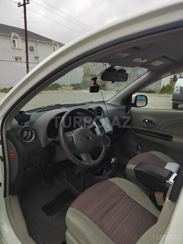 Nissan March-5