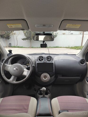 Nissan March-6