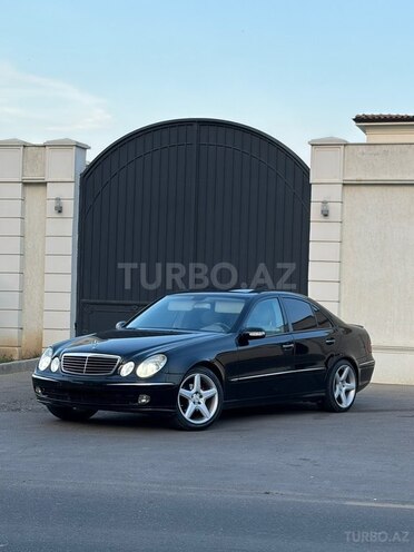 Mercedes E 200-1