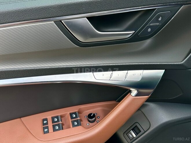 Audi A6-11
