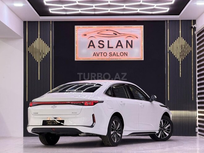 Changan Qiyuan A05-4