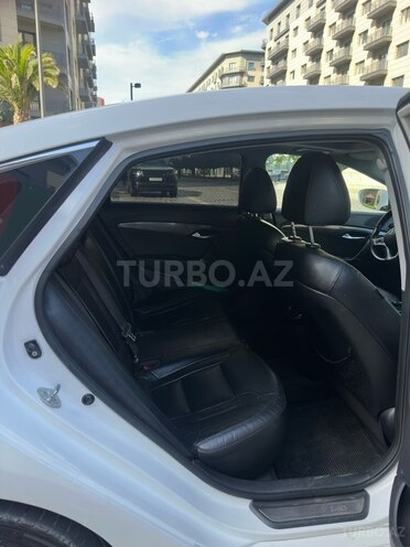Hyundai i40-13
